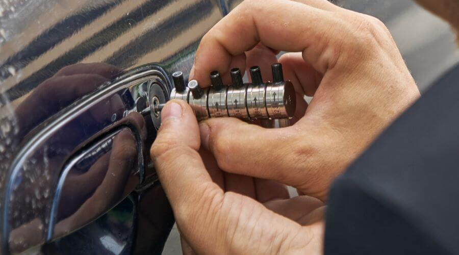 Professional New roof installation in Taneyville, MO